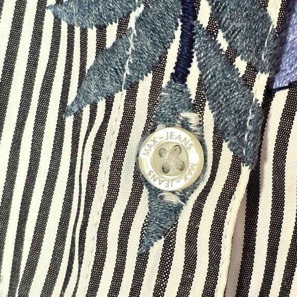 Floral Blue and White Women's Top - Picture 6 of 10